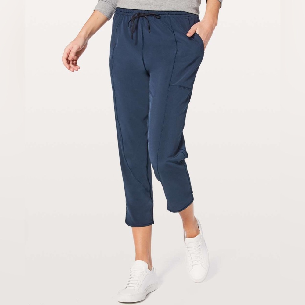 Lululemon Final Play Crop 23” True Navy - Size 6